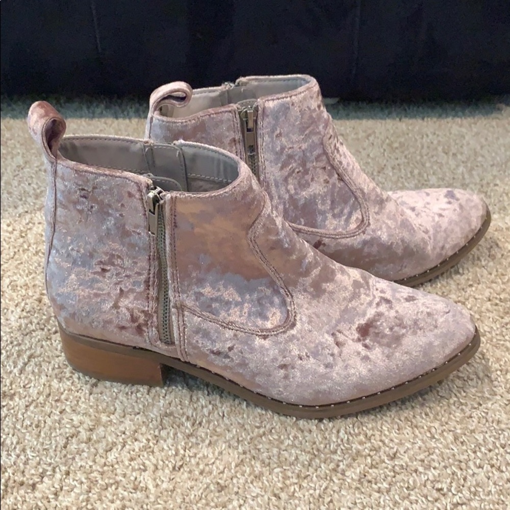 Velvet booties